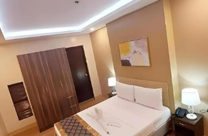 Beaver Hotel 2*